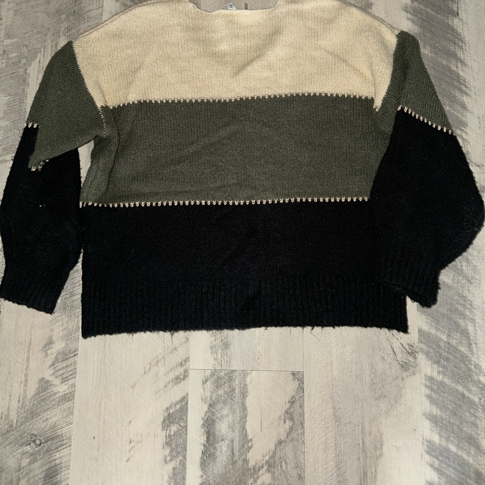 Color Block V-Neck Sweater